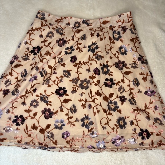 American Eagle Floral Velvet Mini Skirt - Cream and Brown - Picture 1 of 2